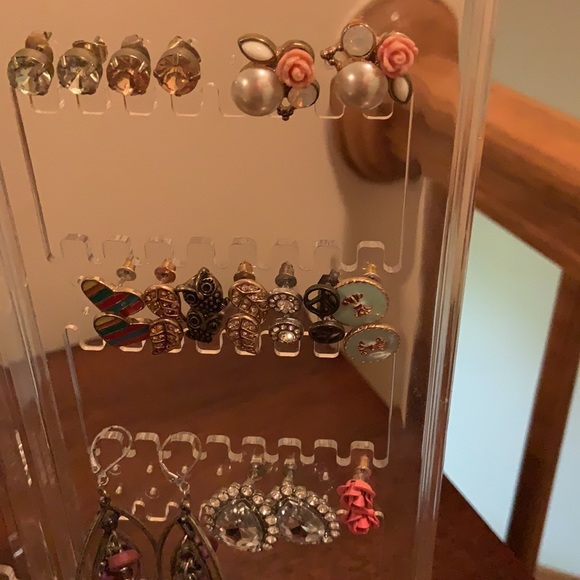 15 various earrings plus stand - Picture 2 of 3
